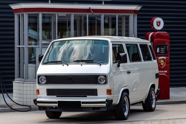 Porsche B32 : la camionnette de sport.