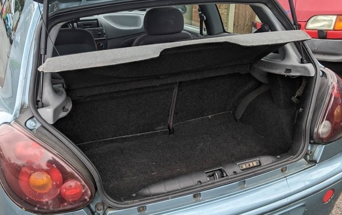 Le coffre de la Fiat Bravo n'est pas immense, à 280 l, mais il est pratique et s'agrandit à 1 030 l en rabattant les dossiers.