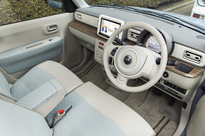 Bienvenue à bord de la Lapin. Notez que l'écran tactile central fait office de télévision lorsque la voiture est à l'arrêt ! Photo Thomas Antoine.