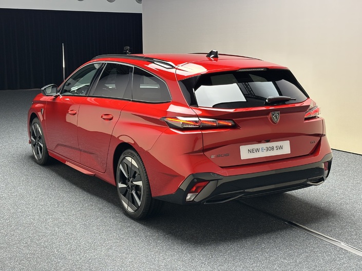 Rendez-vous demain pour les premières images en direct de l’essai de la Peugeot 308 SW restylée