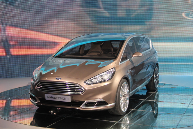 Vidéo en direct du salon de Francfort  2013 - Ford S-Max Concept : lointain !