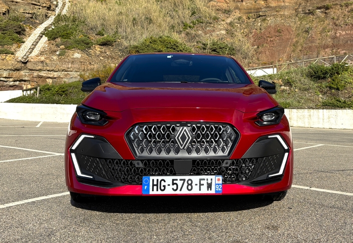 La nouvelle Renault Clio 6 est-elle aussi séduisante que la R5 ?