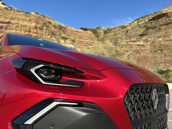 Les petits budgets sont oubliés par ce nouveau modèle qui délaisse les moteurs de puissance modeste. Ils devront donc se tourner vers l’ancien, toujours commercialisé à partir de 16 900 €, mais pas pour longtemps. De même que les amateurs de diesel…