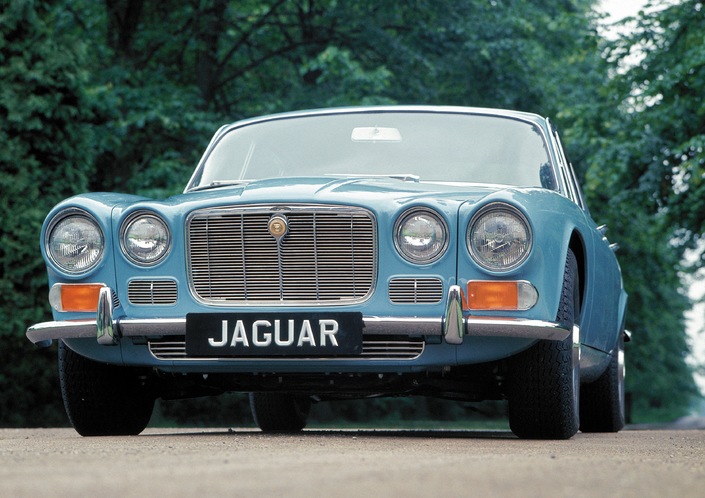 La XJ6 dans sa première version, phase I donc, en 1968. Quelle gueule !