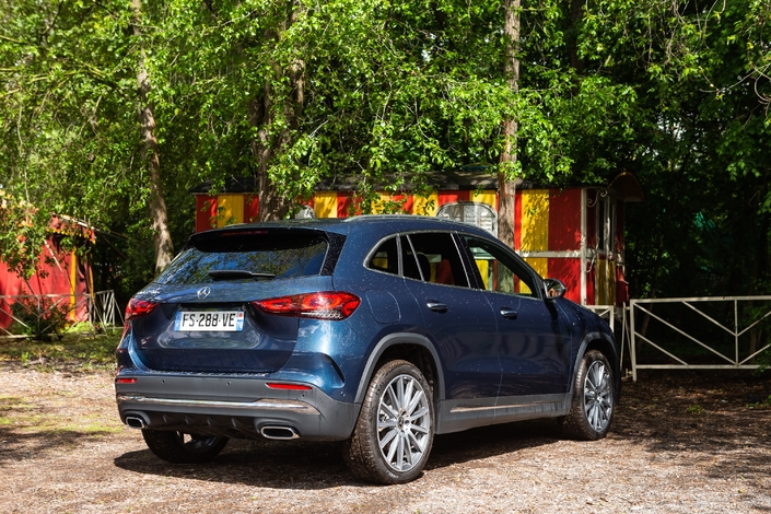 Mercedes GLA 250e : mission émotions – Salon Caradisiac Electrique/hybride 2021