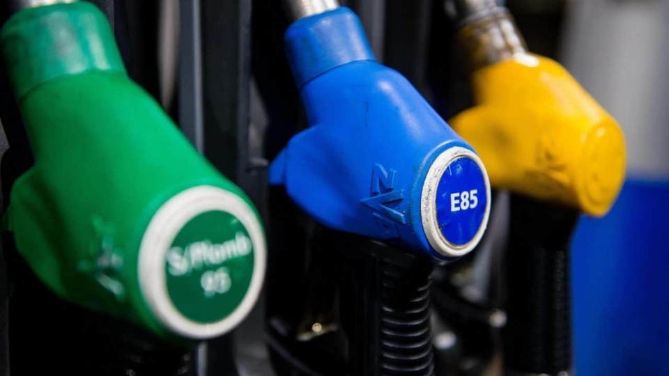 S8-les-automobilistes-qui-roulent-a-l-e8