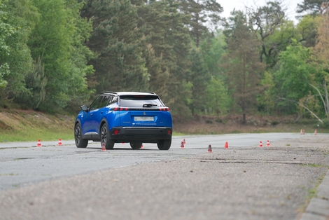 Nous avons conduit en avant-première l’Hypersquare, le nouveau volant de Peugeot