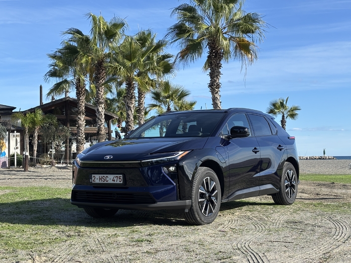 Le bZ4X reçoit de nouvelles batteries, dont une inédite version d’accès de 57 kWh. Nous testons aujourd’hui la version Grande Autonomie, vendue à partir de 44 900 € et offrant jusqu’à 569 km d’autonomie. 