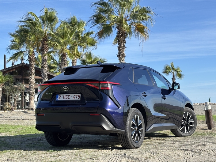 Les moteurs du SUV ont vu leur puissance augmenter. La version 4 roues motrices développe 343 ch, faisant du bZ4X la Toyota la plus puissante d’Europe.