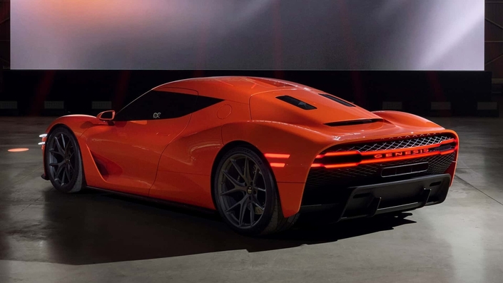 Sous cet angle, on dirait un peu une Koenigsegg Regera.