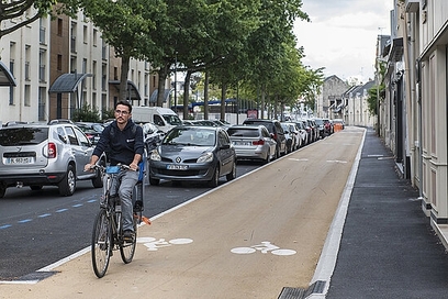 Pourquoi achetons-nous moins de voitures ?