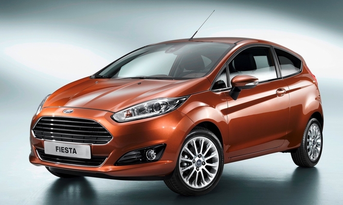 En 2012, la Ford Fiesta bénéficie d'un restylage qui lui apporte une calandre façon... Aston Martin !
