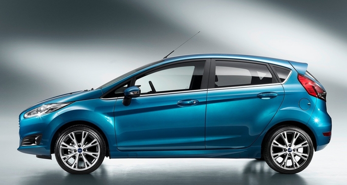 En 5-portes, la Ford Fiesta conserve une silhouette agréablement dynamique. Ici, en 2012.