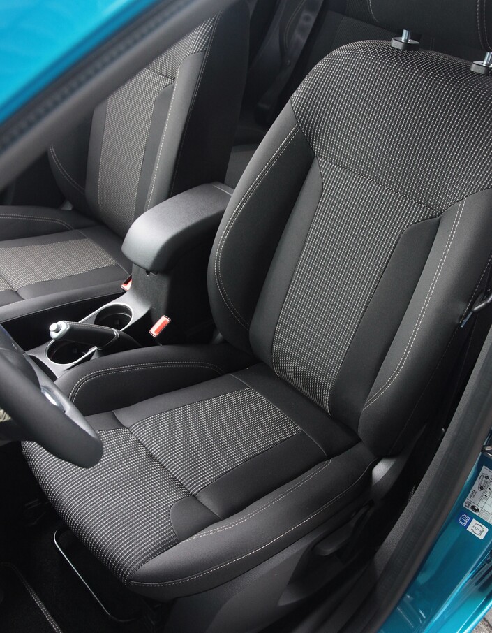 En Titanium X, la Ford Fiesta Ecoboost s'équipe de jolis sièges comportant des inserts en cuir.