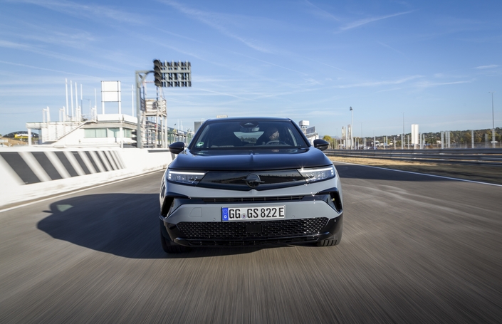 L’Opel Mokka GSE électrique est plus performant qu'une Alpine A290