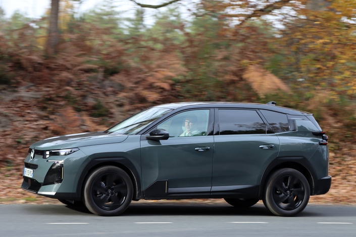 Le Dacia Bigster affronte le Citroen C5 Aircross dans un match des SUV compacts abordables