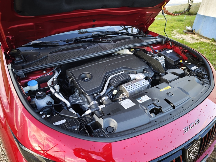 Beaucoup de choix sous le capot : hybride, PHEV, électrique, et même toujours du diesel !