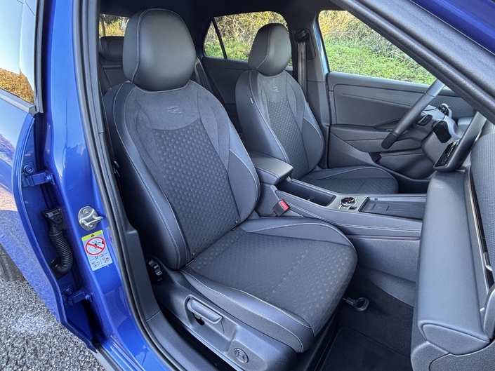 Que vaut le nouveau Volkswagen T-Roc en version eTSI hybrid 150 ch à part une blinde ?