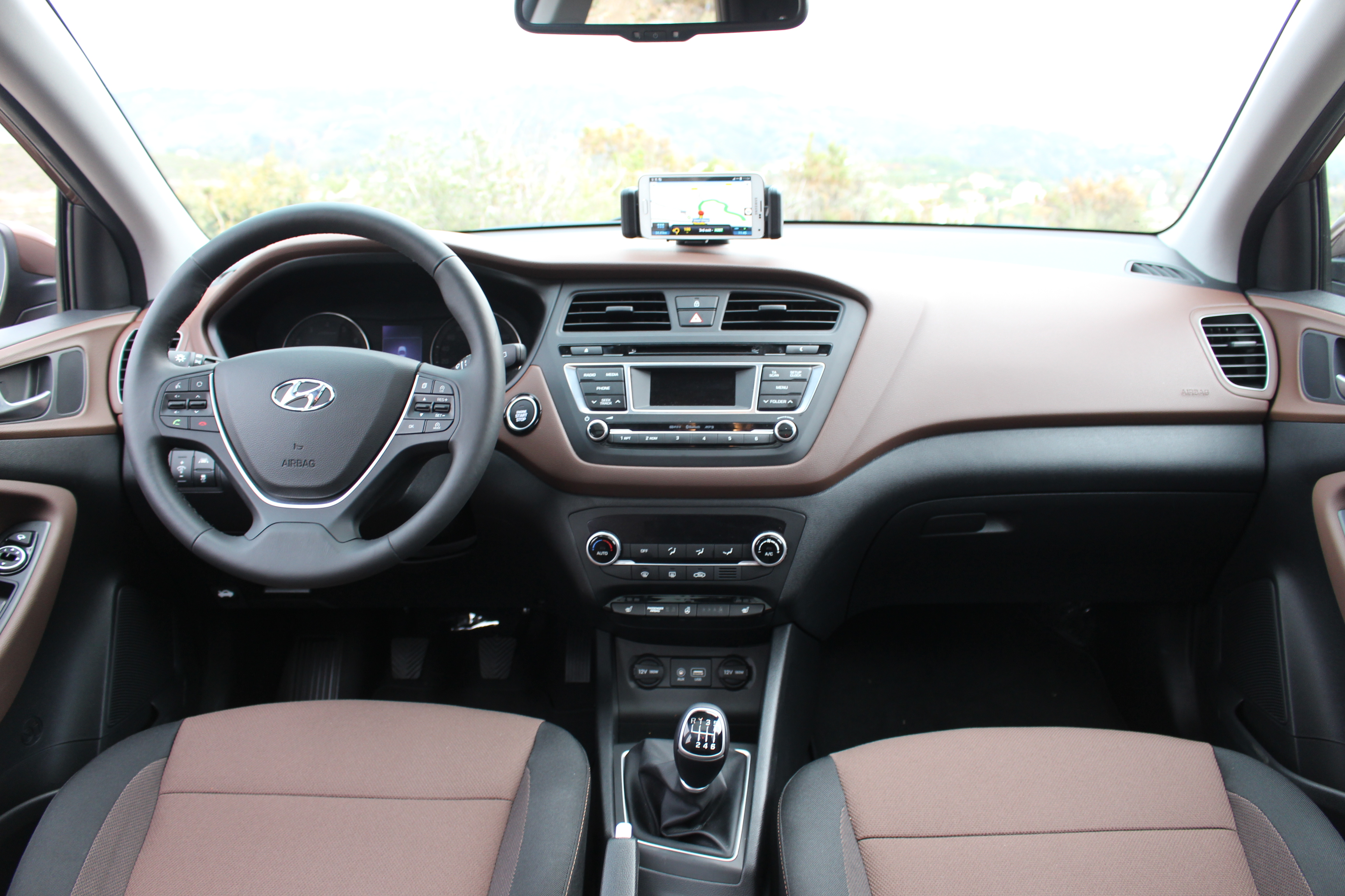 Essai vidéo - Hyundai i 20 : des moteurs, vite
