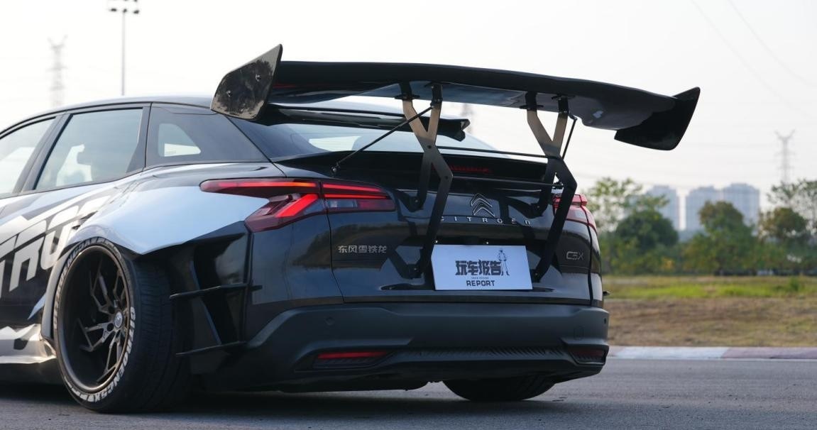 Citroën C5 X Dragon Knight, the French who goes wild in China World