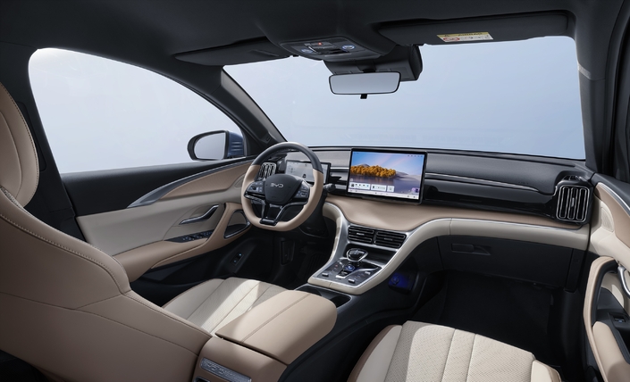 Il y a évidemmet un grand écran tactile à bord du Seal 5 DM-i. De 12,8 pouces.