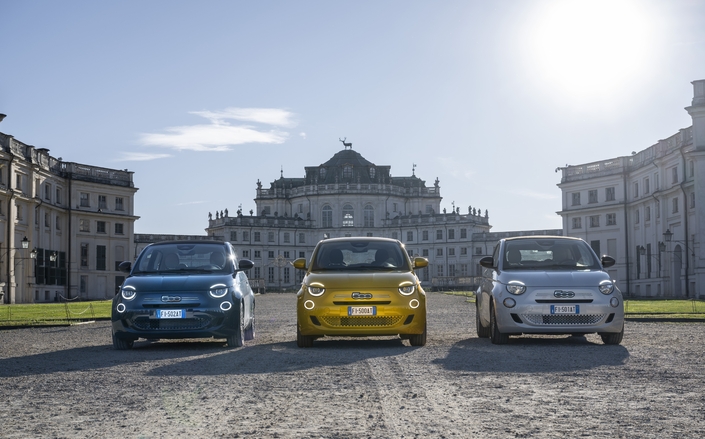 Les trois variantes de carrosserie de la nouvelle Fiat 500 Hybrid (trois portes, 3+ 1 et Cabrio).