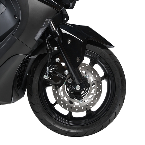 La marque française Pink présente son nouveau scooter électrique compact