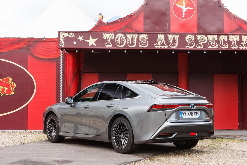 Hyundai Nexo et Toyota Mirai : seules au monde - Salon Caradisiac