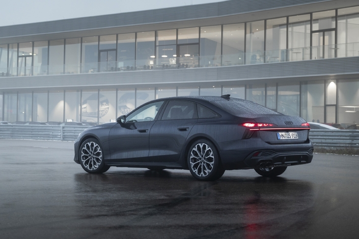 La note de cette version V6 devrait être salée puisque le TDI 204 ch démarre à 68 550 €, sans compter le malus de 1 629 € minimum.