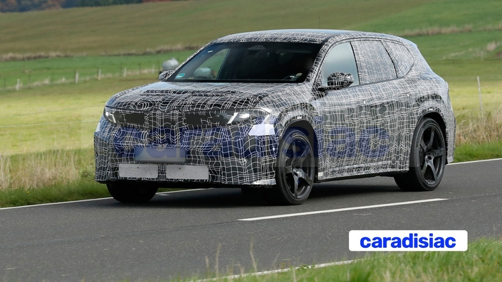 Pour le moment, l’offre iX3 de BMW est unique et seul le modèle 50 xDrive de 470 ch est disponible à la vente. Mais les choses vont rapidement changer avec l’arrivée de modèles moins puissants et aussi plus puissants comme le M60 en 2026 et surtout la version M du iX3 en 2027.