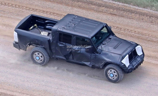 Surprise : le pick-up Jeep Wrangler se montre pour la première fois