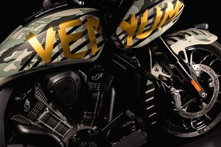 Indian et Venum s’associent pour une collaboration inédite sur base de Challenger