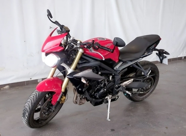 Triumph 675 Street Triple 2015 (lot n° 3)