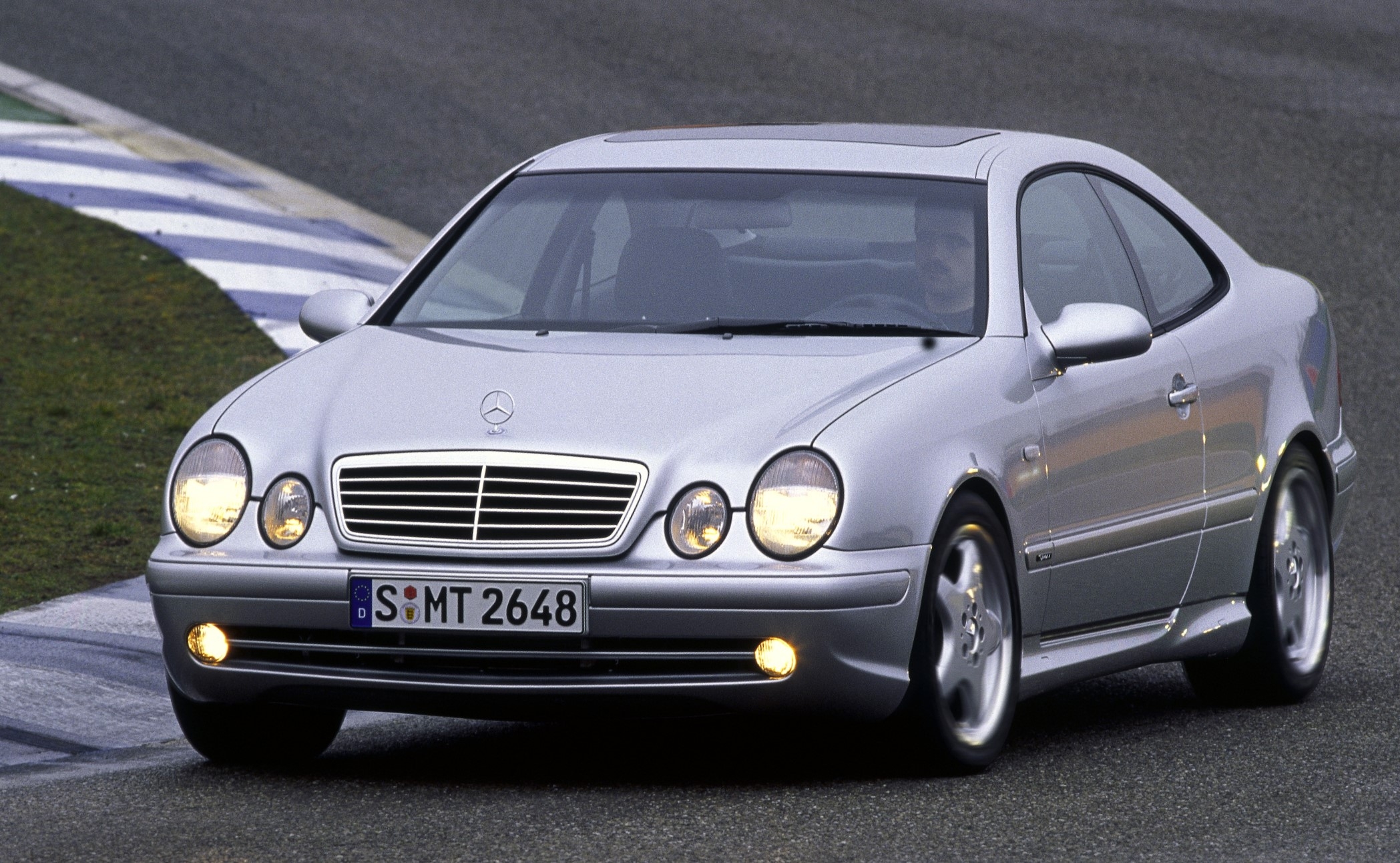 Mercedes Benz CLK 55 AMG 1999 2002 Concentr D l gance Et M chant Mercedes Benz CLK 55 AMG 1999 2002 Concentr D l gance Et M chant