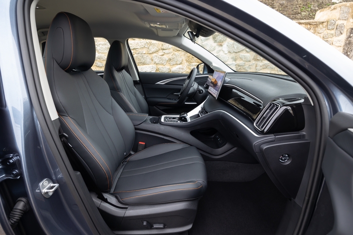 BYD Sealion 5 DM-i : un SUV familial hybride rechargeable au prix d’une bonne Clio !