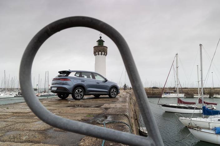 BYD Sealion 5 DM-i : un SUV familial hybride rechargeable au prix d’une bonne Clio !