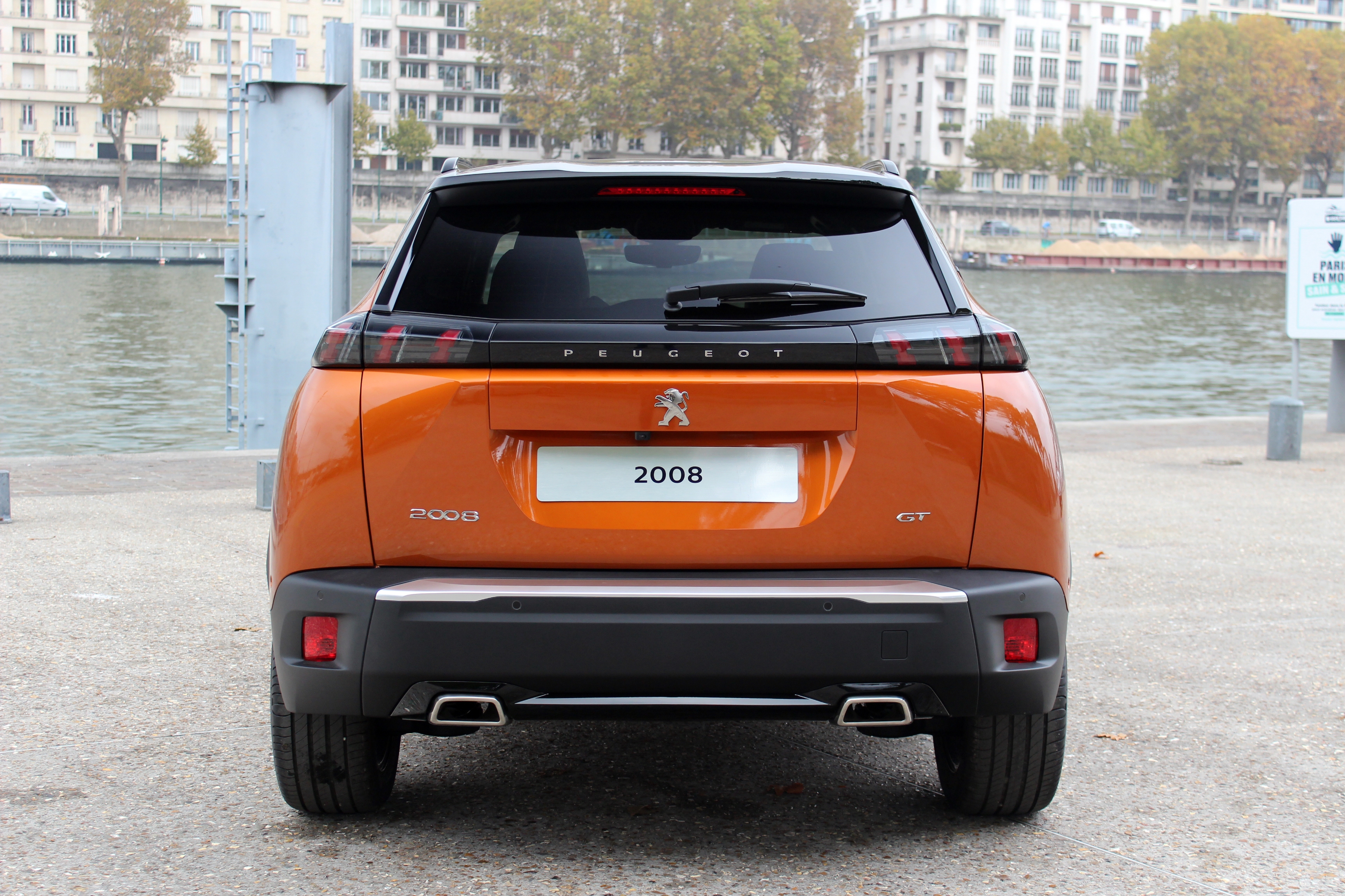 Peugeot 2008 Vs Renault Captur 2016