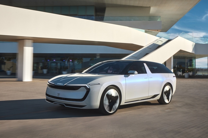 Avec 4,85 m de long, le Vision O est plus proche de la Superb Combi que de l’Octavia Combi.