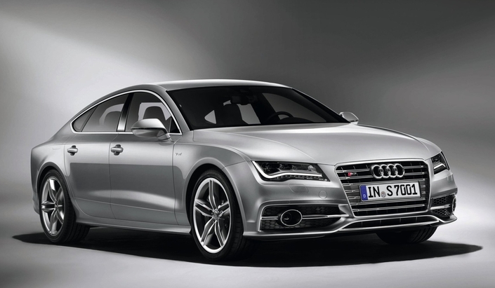 Révélée fin 2011, l'Audi S7 accueille un très costaud V8 biturbo de 420 ch, sans renoncer à une certaine discrétion.