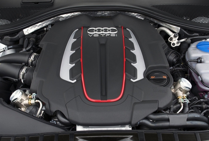 Des soucis de filtration d'huile peuvent avoir raison des turbos l'Audi S7, ici en 2012. Heureusement, la distribution par chaîne simplifie la maintenance.