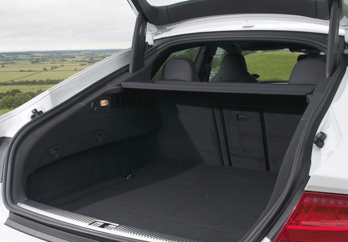 Rapide mais pratique, l'Audi S7, avec son hayon et son grand coffre qui passe de 535 l à 1 395 l quand on rabat les dossiers arrière.