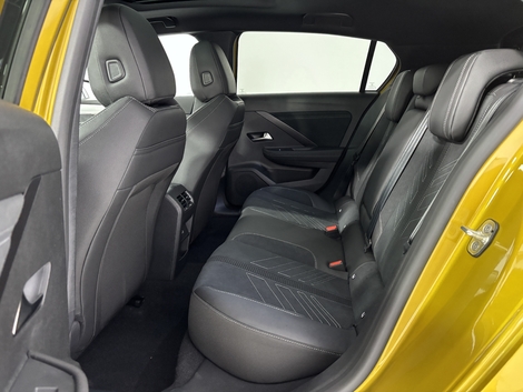 L’espace aux places arrière est toujours aussi passable pour un compacte de cette taille.