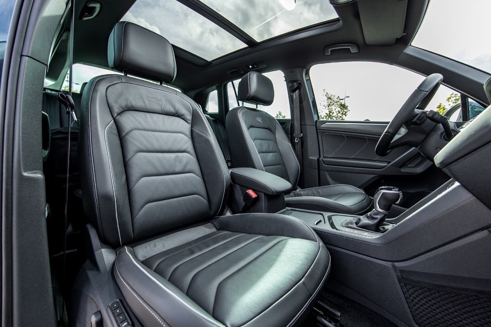 Comparatif vidéo Jeep Compass 4xe VS Volkswagen Tiguan eHybrid deux