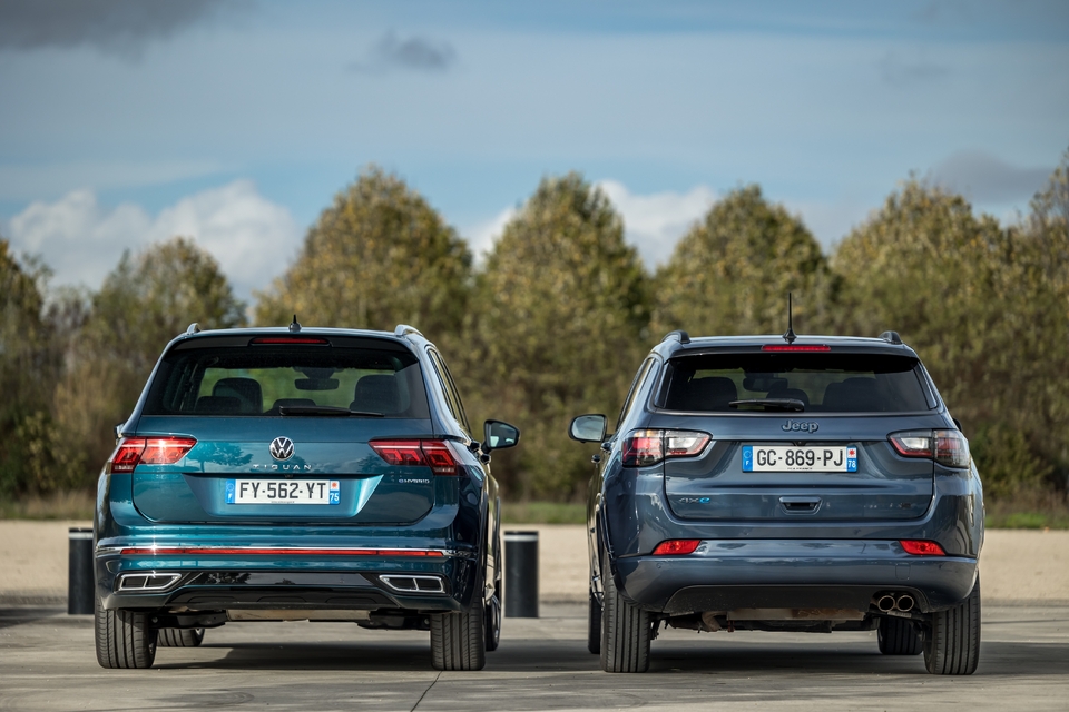 Comparatif vidéo Jeep Compass 4xe VS Volkswagen Tiguan eHybrid deux