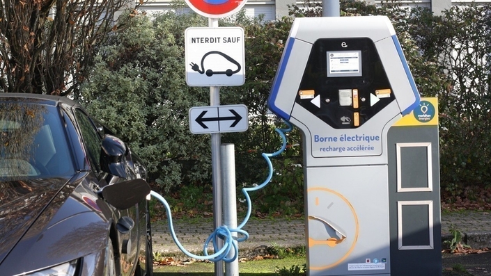 Les désormais 75 279 bornes de recharges de France sont disponibles 82 % du temps
