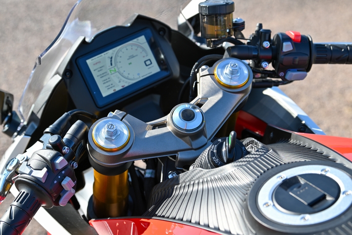 Avec la  K750, Mash nous donne sa vision de la sportive