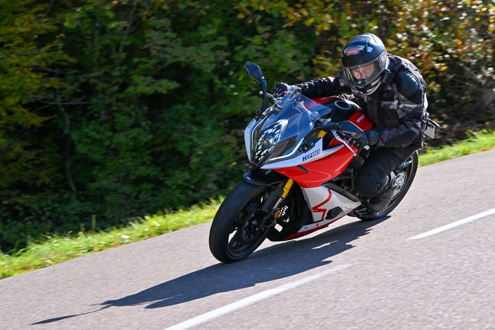 Avec la K750, Mash nous donne sa vision de la sportive