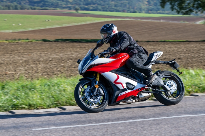 Avec la K750, Mash nous donne sa vision de la sportive