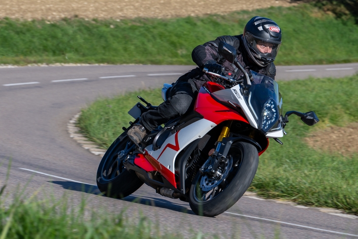 Avec la K750, Mash nous donne sa vision de la sportive