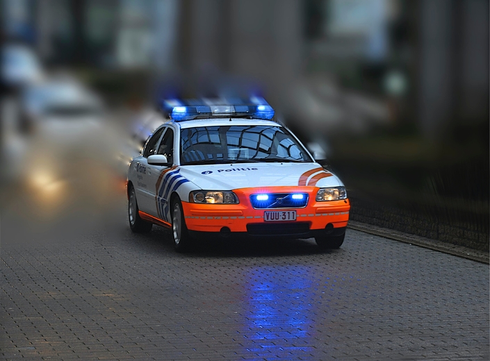 Au début de l'année 1997, la police belge reçoit des témoignages décisifs concernant la réalité des faits. La justice lance alors un mandat d'arrêt international à l'encontre des fugitifs. Crédit Maxppp